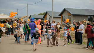 Праздник в поселке "Березовый мыс" / Фото: Михаил Криворотов 
