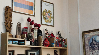 Алтай. Лица золотой земли / Небольшая коллекция сувениров, привезенная участниками объединения из Армении