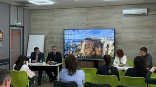 Дискуссия по вопросам "Миграционного цунами"/ Фото предоставлено пресс-службой ЛДПР