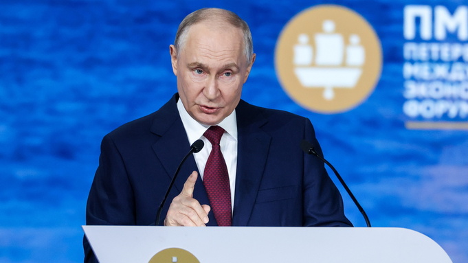 Владимир Путин на пленарном заседании ПМЭФ / Фото: Валерий Шарифулин/ТАСС