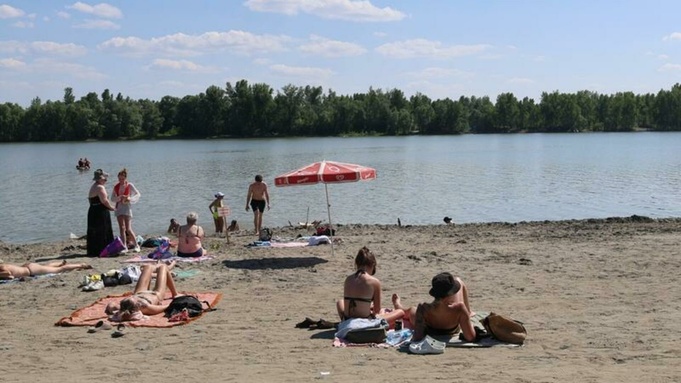 Городской пляж перед открытием / Фото: Екатерина Смолихина / amic.ru