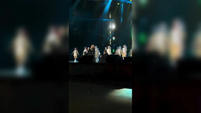 Концерт Ольги бузовой / Фото: стоп-кадр с видео mfrata.stage в Instagram (принадлежит Meta, признанной экстремистской и заблокированной в РФ)