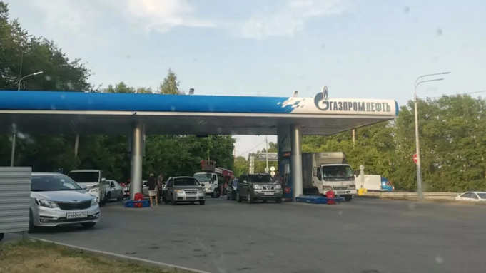 Заправка сети "Газпромнефть" на Змеиногорском тракте / Фото: amic.ru