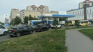 Очередь на АЗС в Барнауле / Фото: amic.ru / Екатерина Смолихина