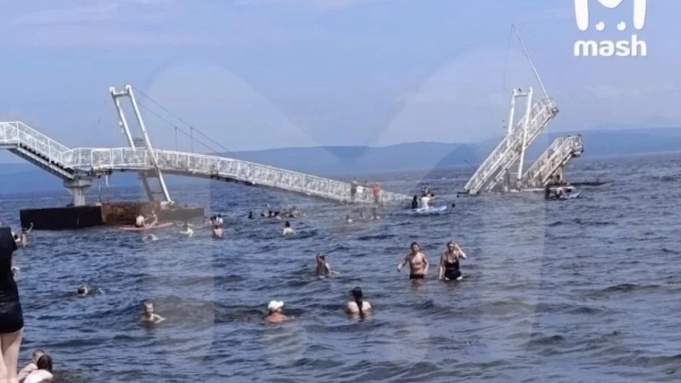 Мост обрушился в Приморье / Фото: телеграм-канал Mash