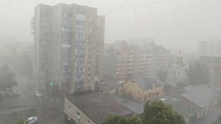 Мощный ливень в Барнауле / Фото: amic.ru