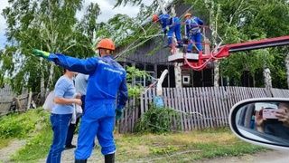 Восстановительные работы в Краснощековском районе / Фото: соцсети Виктора Томенко