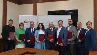 Подписание соглашения/Фото: пресс-служба АКЗС