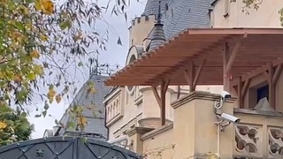 Замок Пугачевой и Галкина  / Кадр из видео aif.ru