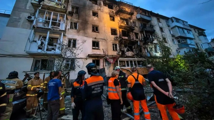 Поврежденный дом в Севастополе / Фото: канал в "Максе" губернатора Михаила Развожаева