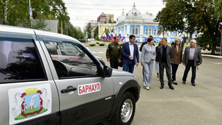 Автомобили отправят на СВО / Фото: официальный сайт мэрии Барнаула