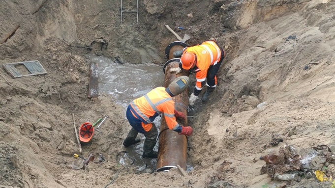 Ремонт водопровода в Барнауле / Фото: "Росводоканал Барнаул"