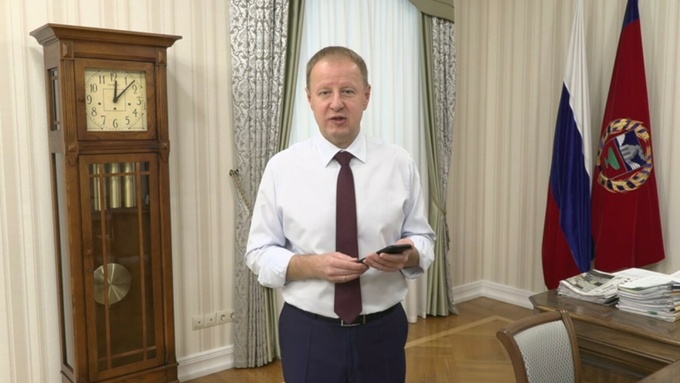 Виктор Томенко дистанционно проголосовал на выборах / Кадр из видео