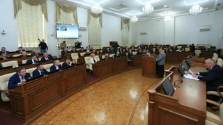 Депутаты нового, девятого созыва АКЗС / Фото: Екатерина Смолихина / amic.ru 
