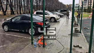  В Барнауле территорию между двумя ЖК разделил забор / Фото: "Черное и Белое Барнаул" 