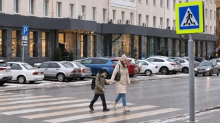 Пешеходный переход / Изображение сгенерировано нейросетью 