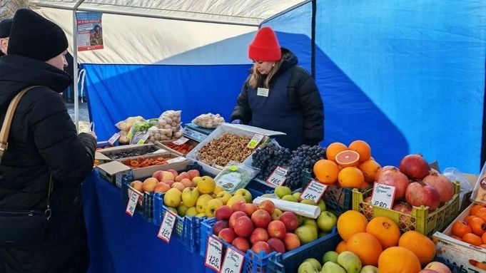 Продовольственная ярмарка в краевой столице / Фото: мэрия Барнаула