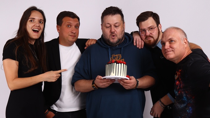 В октябре порталу amic.ru исполняется 27 лет / Фото: "Селфклик"