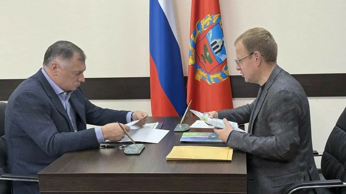Марат Хуснуллин и Виктор Томенко / Фото: правительство РФ