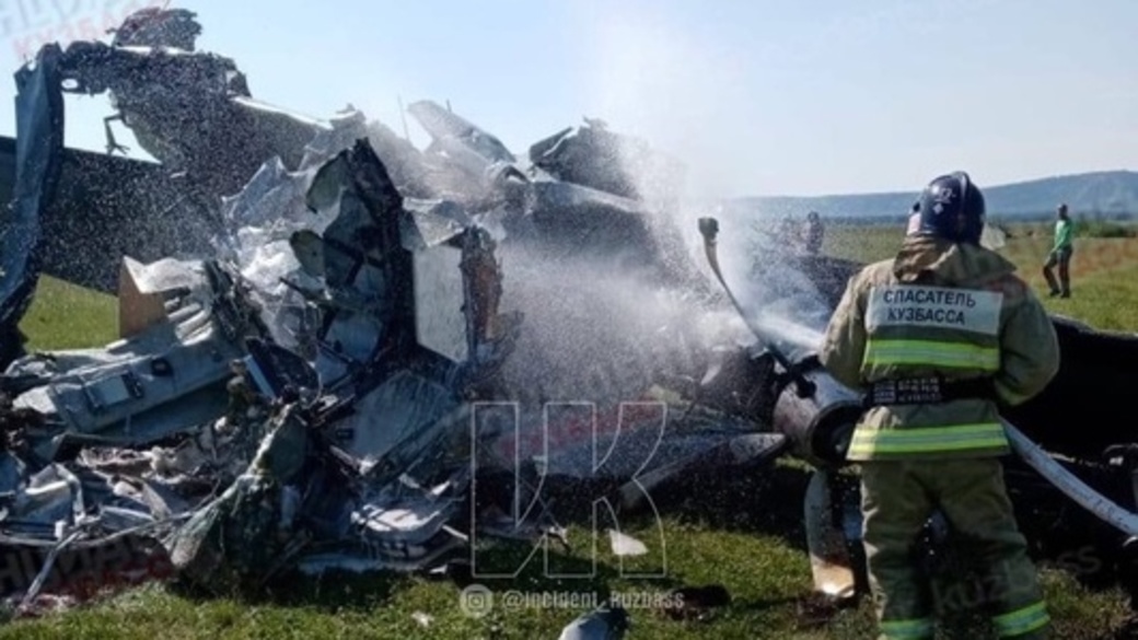 Фамилии авиакатастрофы. Катастрофа l-410 в Кемерово. Л 410 разбился в Кемерово. Крушение самолета l 410 в Мензелинске место крушения.