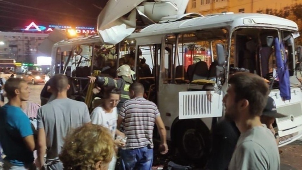 Взрыв автобуса в тольятти. Взрыв автобуса в Краснодаре. Взрыв автобуса в Тунисе. Теракт 1988 в автобусе. Взрыв маршрутки Тирасполь.