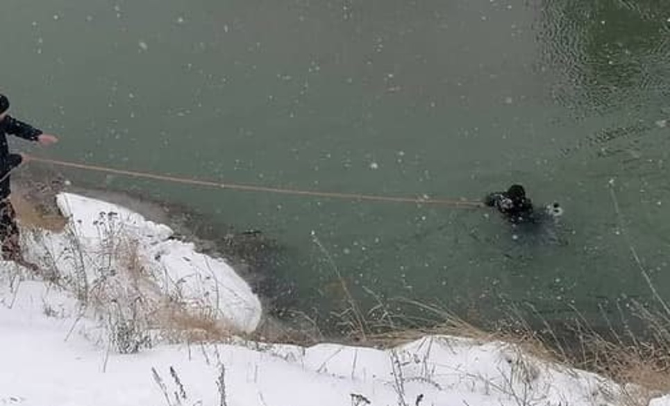 нашли мужчину в реке