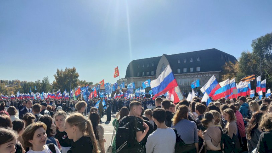Референдум поддержка. Митинг в Барнауле. Референдумы на Донбассе (2014). Митинг референдум Барнаул. Референдум Донбасс.