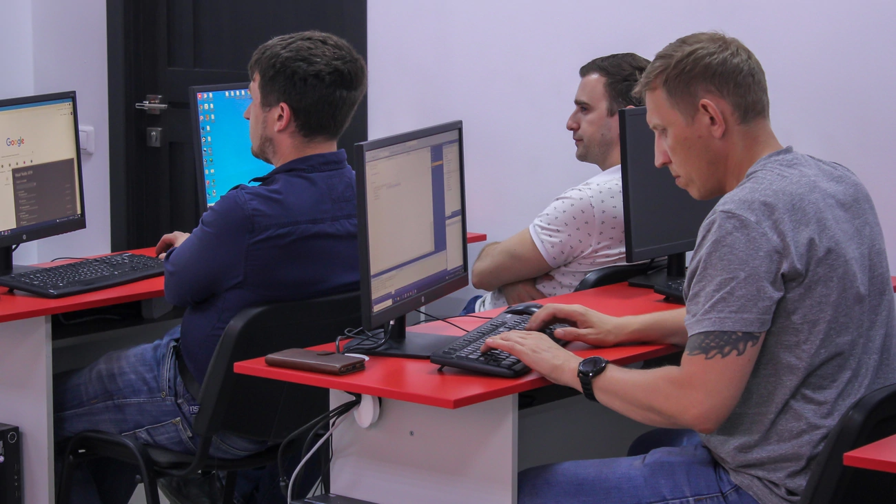 Где в Барнауле научиться языку программирования Рython