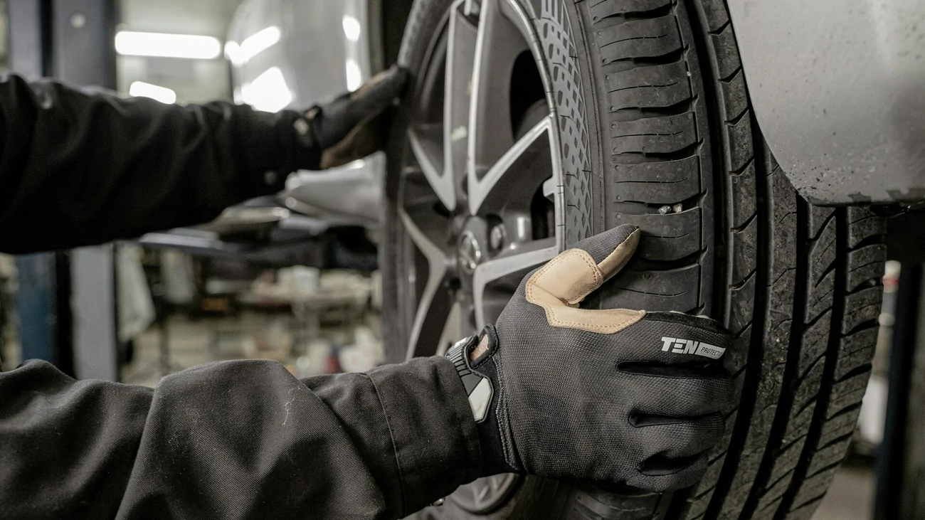 шины bridgestone durd 2 грузовые png. автомобильная шина. покрышка автомобильная. автомобильная шина. резина автомобильная.