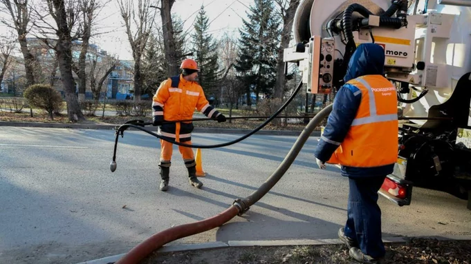 Промывка сетей / Фото: пресс-служба "Росводоканал Барнаул"