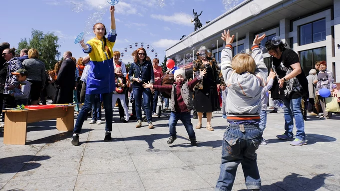 Праздник для детей в Барнауле / Фото: amic.ru