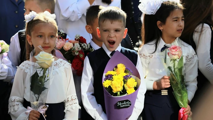 Первоклассники в школе /Фото: Екатерина Смолихина / amic.ru