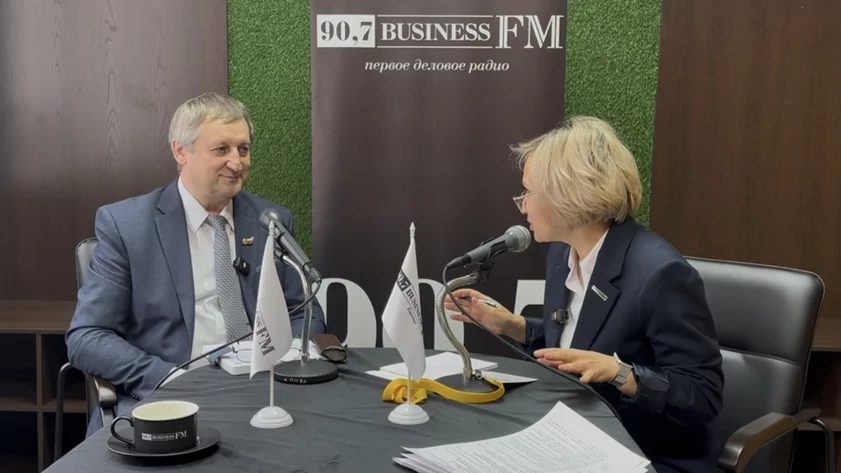 Радиоэфир в студии Business FM Барнаул / Фото предоставлено редакцией Business FM Барнаул