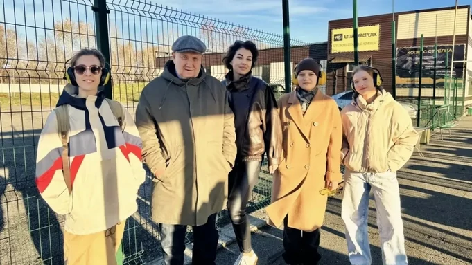 Редакция на полигоне / Фото: Алина Богомолова / amic.ru