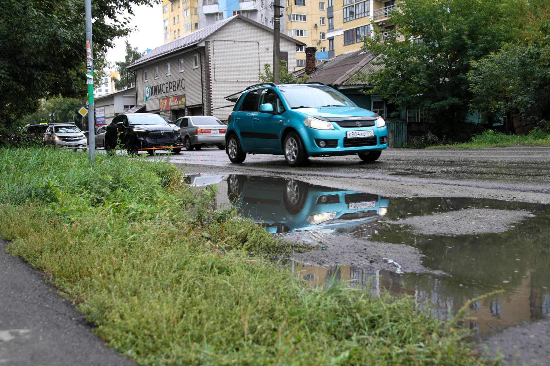 12 без дождя. Глубокая лужа. Ливень 12 июля в Бийске. Затон потоп Барнаул.