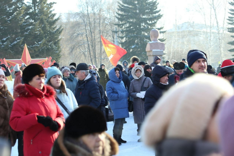 Митинг в барнауле. Барнаул митинг против повышения тарифов. Митинг Барнаул,15 февраля. Митинг в Барнауле сегодня.