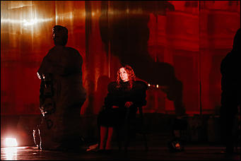    Особенная история. Как в Молодежном театре прошла премьера спектакля "Мария Стюарт"