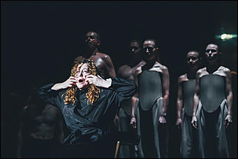    Особенная история. Как в Молодежном театре прошла премьера спектакля "Мария Стюарт"