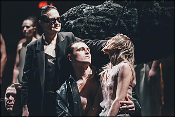    Особенная история. Как в Молодежном театре прошла премьера спектакля "Мария Стюарт"