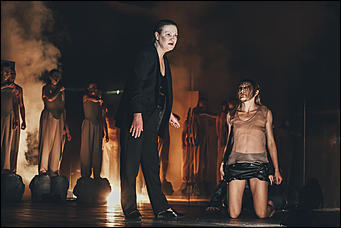    Особенная история. Как в Молодежном театре прошла премьера спектакля "Мария Стюарт"