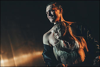    Особенная история. Как в Молодежном театре прошла премьера спектакля "Мария Стюарт"