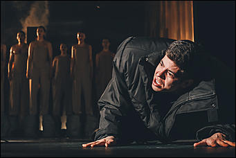    Особенная история. Как в Молодежном театре прошла премьера спектакля "Мария Стюарт"