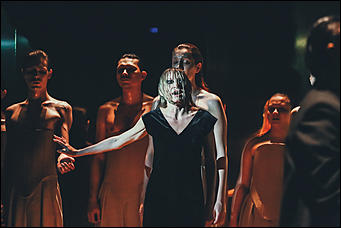    Особенная история. Как в Молодежном театре прошла премьера спектакля "Мария Стюарт"