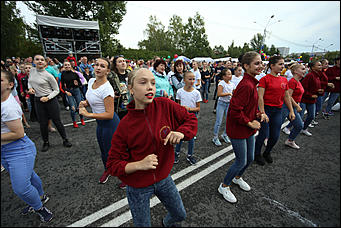 7 сентября 2019 г., Барнаул. Екатерина Смолихина   Авиашоу, бокс и фейерверк: как Барнаул отметил свое 289-летие