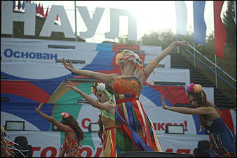 7 сентября 2019 г., Барнаул. Екатерина Смолихина   Авиашоу, бокс и фейерверк: как Барнаул отметил свое 289-летие