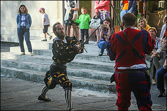 22 августа 2019 г., Барнаул   Барнаульцам показали настоящие рыцарские бои и рассказали о костюмах XVI века