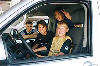 21.06.2014    Мероприятие в поддержку нашей сборной провел АЦ «АлтайЕвроМоторс» - официальный дилер Volkswagen в Алтайском крае