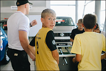 21.06.2014    Мероприятие в поддержку нашей сборной провел АЦ «АлтайЕвроМоторс» - официальный дилер Volkswagen в Алтайском крае