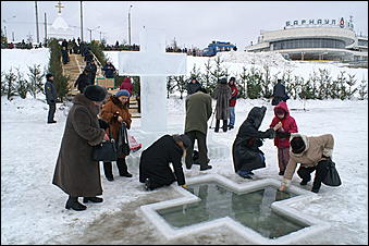 19 января 2007 г., Барнаул   Крестный ход в Барнауле на праздник Крещения Господня 