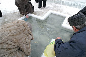19 января 2007 г., Барнаул   Крестный ход в Барнауле на праздник Крещения Господня 
